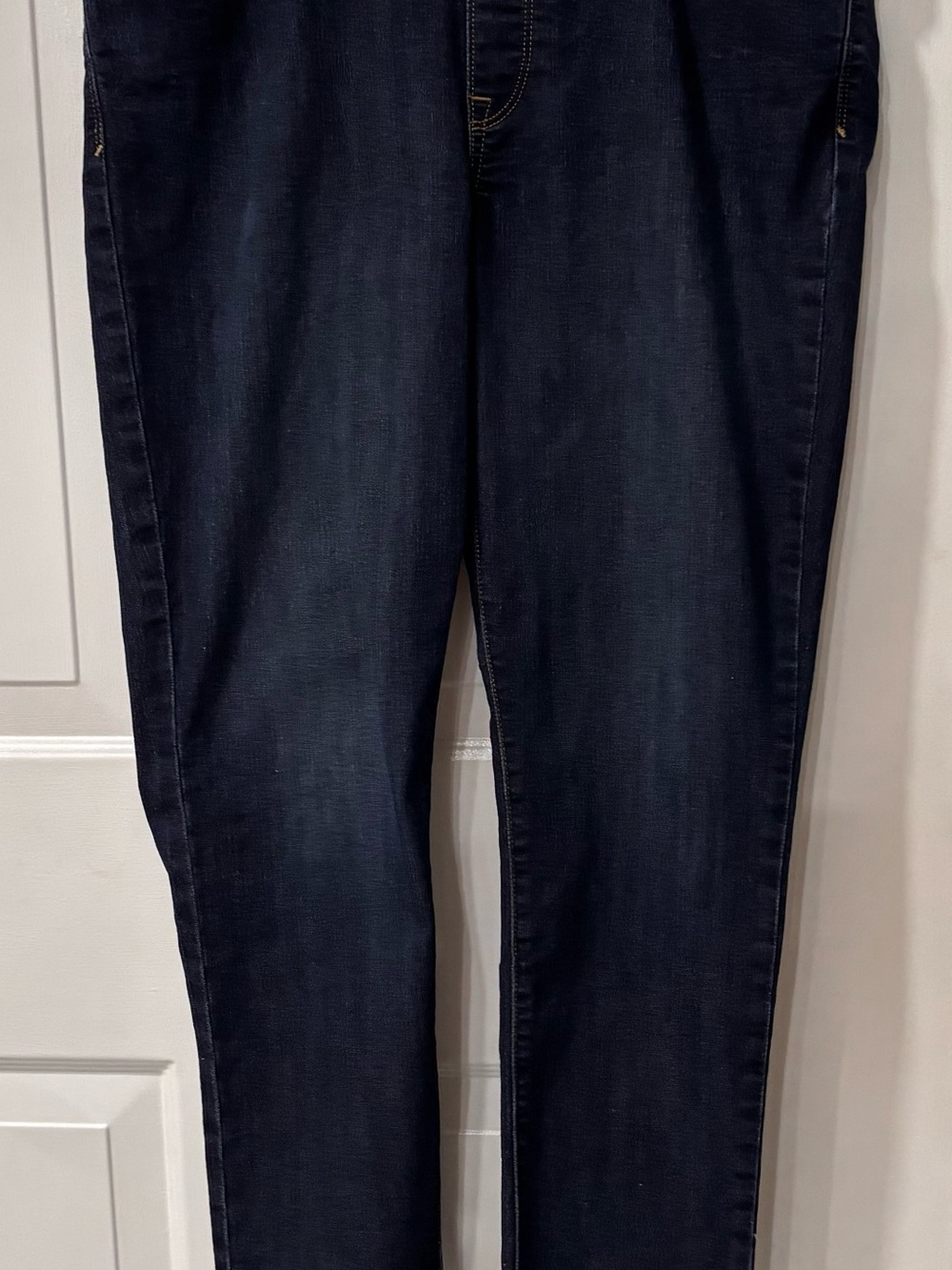 Levi’s Pull on Size 12 - 31x 32 Blue jeans dark wash EUC